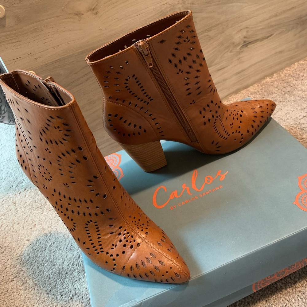 Carlos by Carlos Santana Taryn Booties